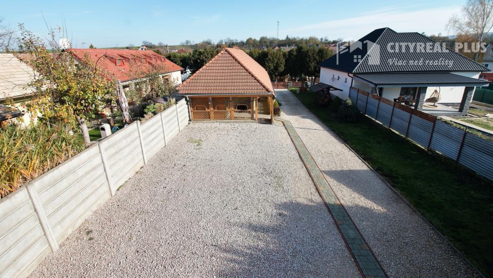 Ponúkame exkluzívne iba u nás na predaj kompletne zariadený penzión v obľúbenej rekreačnej obci Podhájska