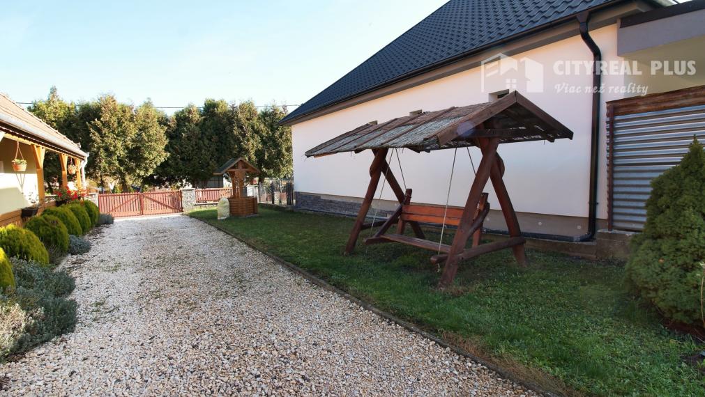 Ponúkame exkluzívne iba u nás na predaj kompletne zariadený penzión v obľúbenej rekreačnej obci Podhájska