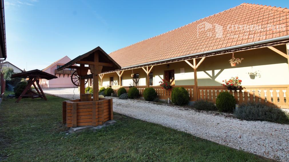 Ponúkame exkluzívne iba u nás na predaj kompletne zariadený penzión v obľúbenej rekreačnej obci Podhájska