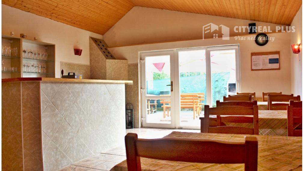 Ponúkame exkluzívne iba u nás na predaj kompletne zariadený penzión v obľúbenej rekreačnej obci Podhájska