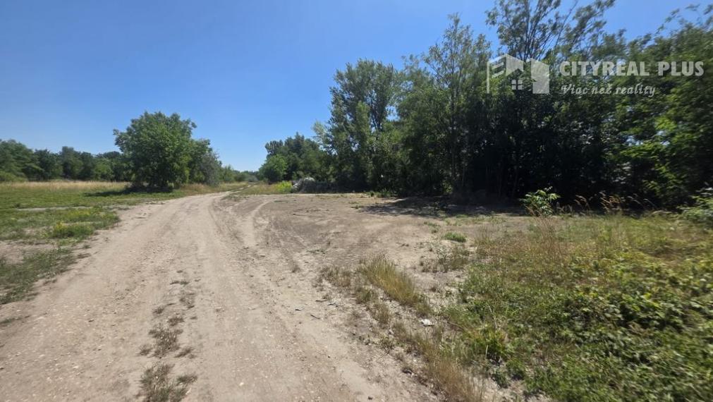 Na predaj pozemky v priemyselnom areály v meste Nové Zámky