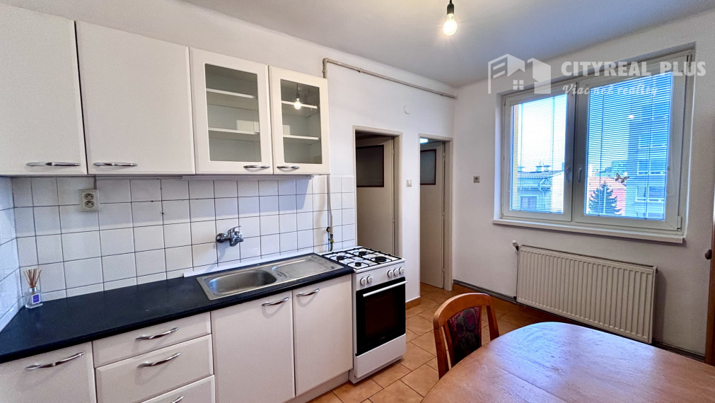 Ponúkame Vám na prenájom 3 izbový byt v centre mesta Nové Zámky