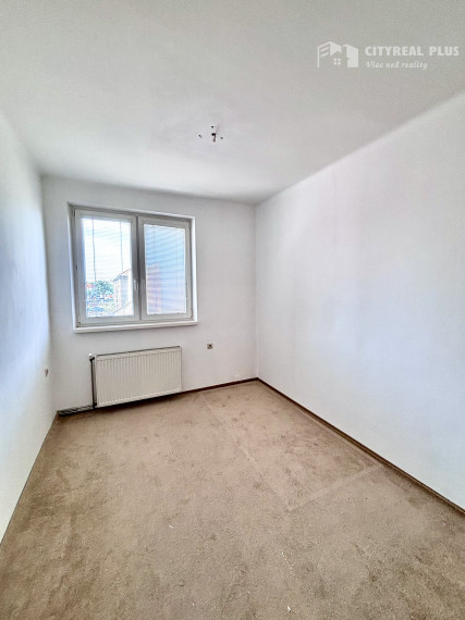 Ponúkame Vám na prenájom 3 izbový byt v centre mesta Nové Zámky