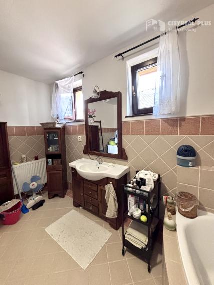 Ponúkame Vám na predaj 5 izbový rodinný dom v obci Bajč