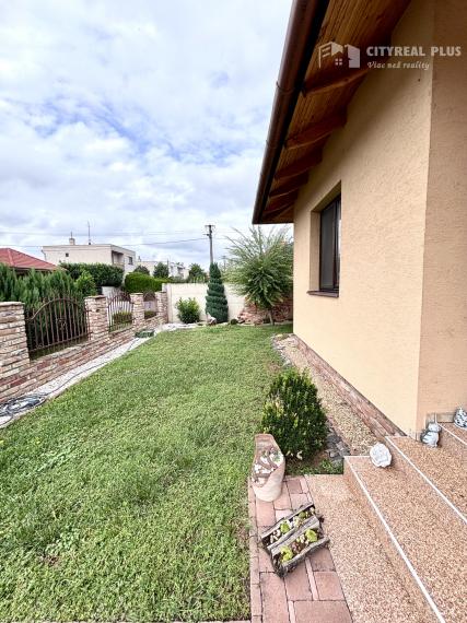 Ponúkame Vám na predaj 5 izbový rodinný dom v obci Bajč