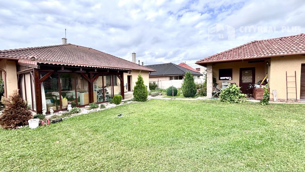 Ponúkame Vám na predaj 5 izbový rodinný dom v obci Bajč