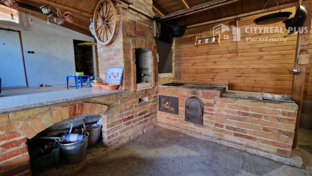 Ponúkam na predaj záhradnú chatu Nové Zámky