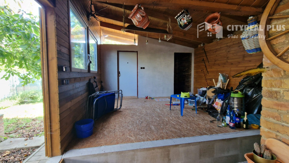 Ponúkam na predaj záhradnú chatu Nové Zámky