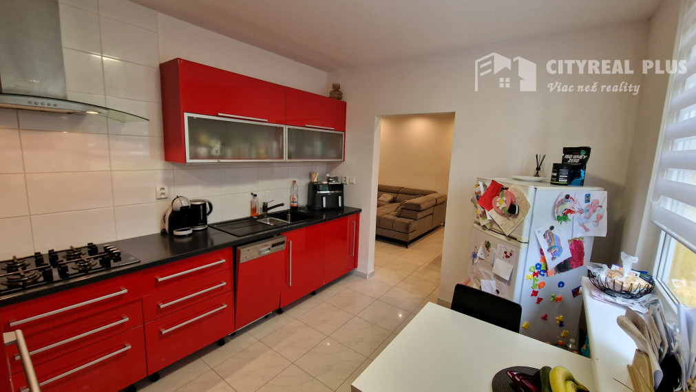 Ponúkam NA PREDAJ  3 izbový byt 82m2 Nové Zámky