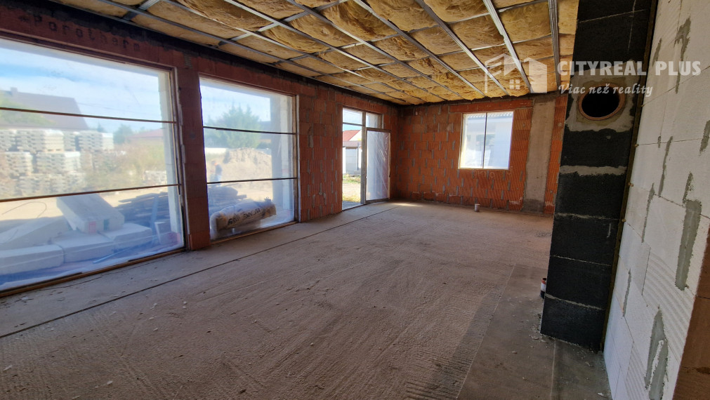 Gúgska ulica!!Na Predaj 4 izbová NOVOSTAVBA na 763m2 pozemku Nové Zámky