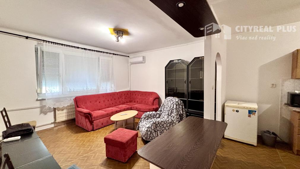 Ponúkame Vám na prenájom čiastočne zariadený, 2 izbový byt v Nových Zámkoch!