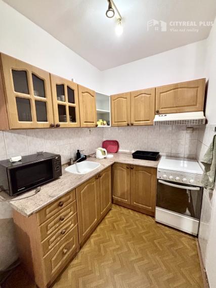 Ponúkame Vám na prenájom čiastočne zariadený, 2 izbový byt v Nových Zámkoch!