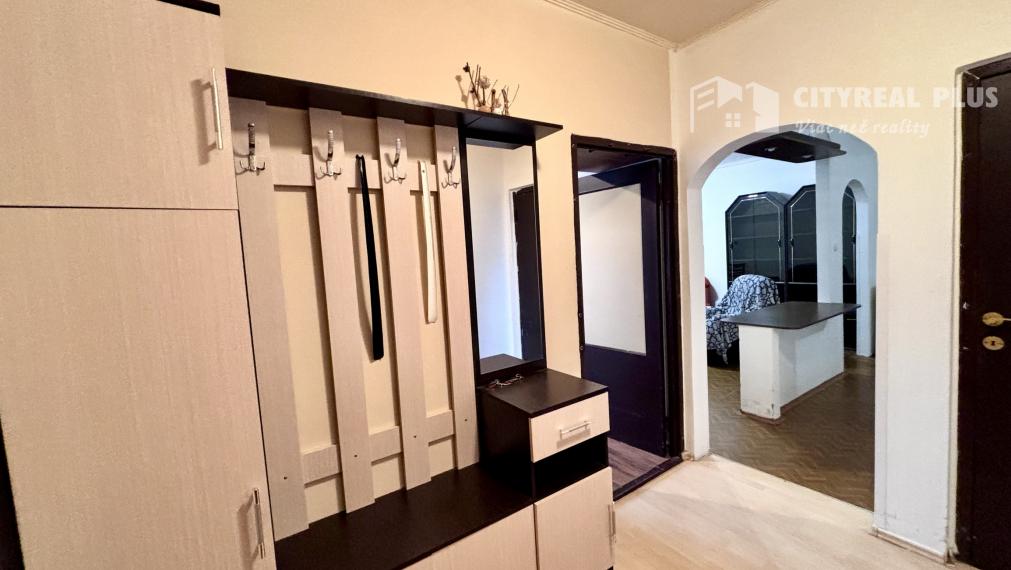 Ponúkame Vám na prenájom čiastočne zariadený, 2 izbový byt v Nových Zámkoch!