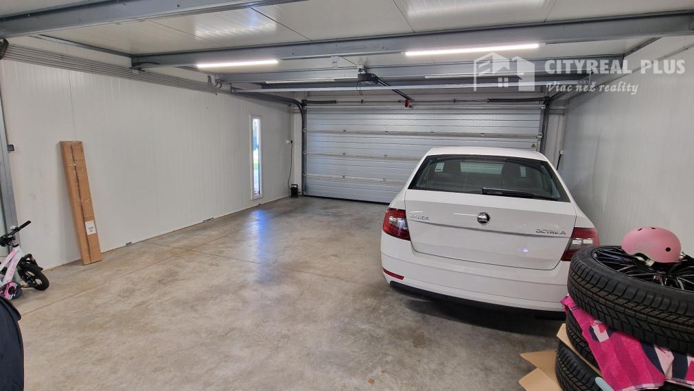 Na predaj 9 izbový rodinný dom v meste Šurany