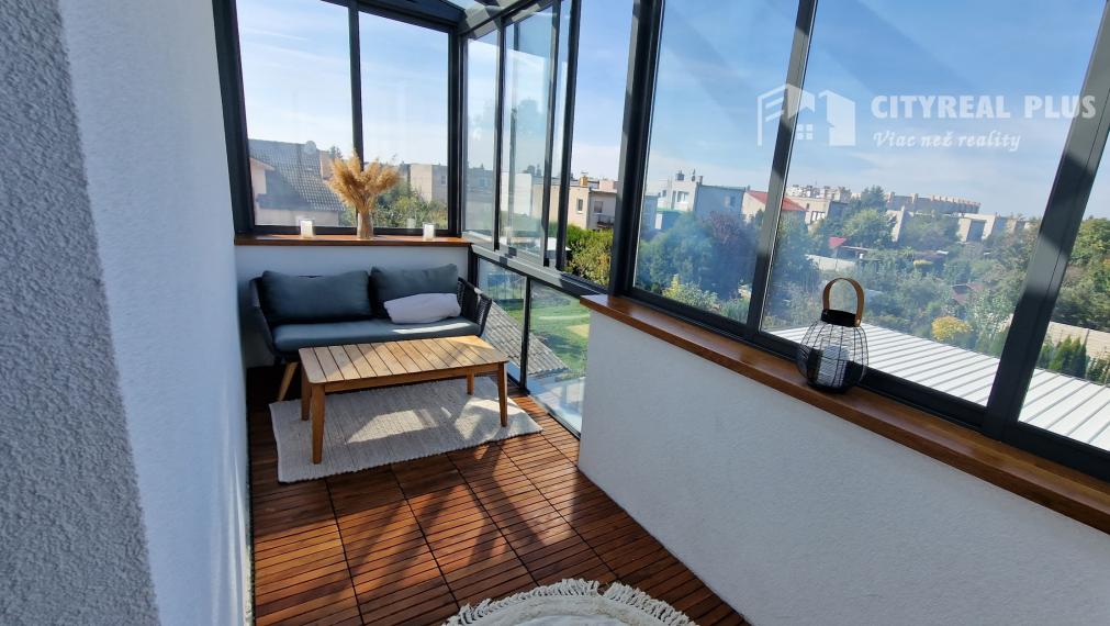 Na predaj 9 izbový rodinný dom v meste Šurany