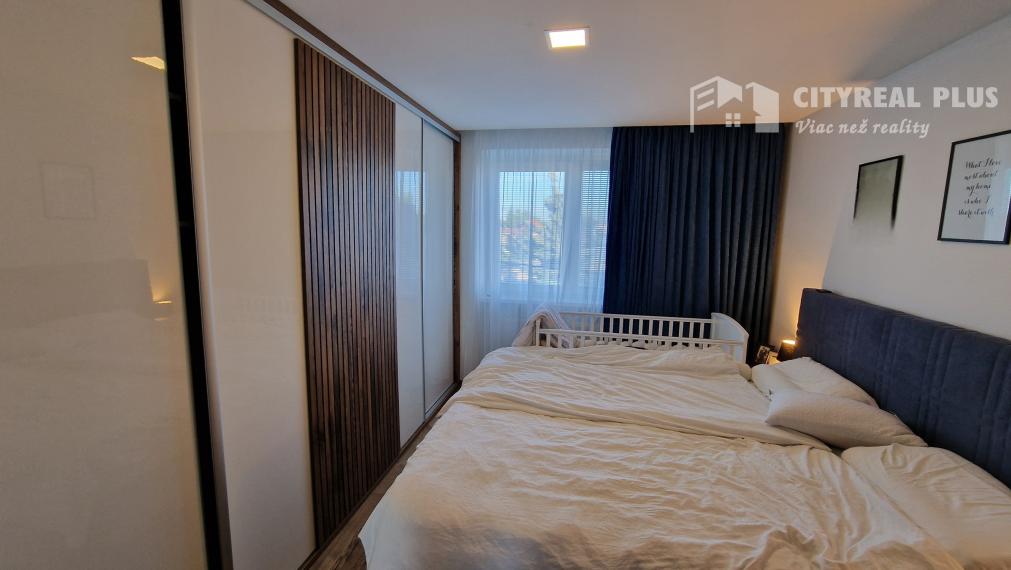 Na predaj 9 izbový rodinný dom v meste Šurany