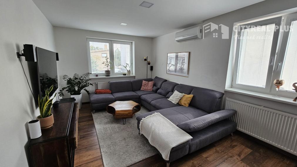 Na predaj 9 izbový rodinný dom v meste Šurany