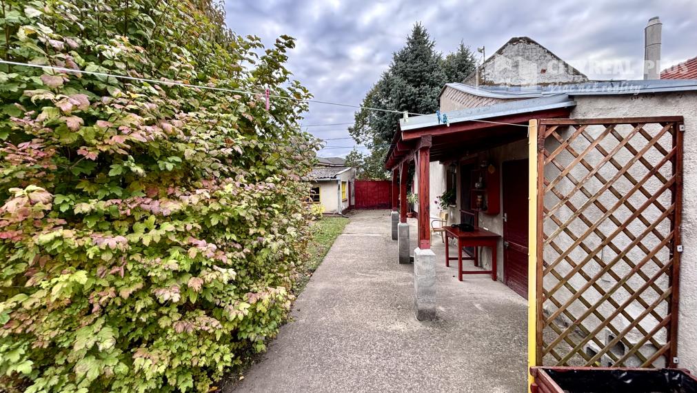 Ponúkame Vám na predaj 1 izbový dom v Nových Zámkoch