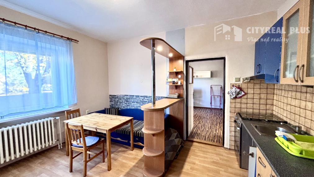 Ponúkame Vám na prenájom 1 izbový byt v rodinnom dome v Nových Zámkoch