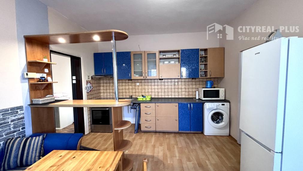 Ponúkame Vám na prenájom 1 izbový byt v rodinnom dome v Nových Zámkoch