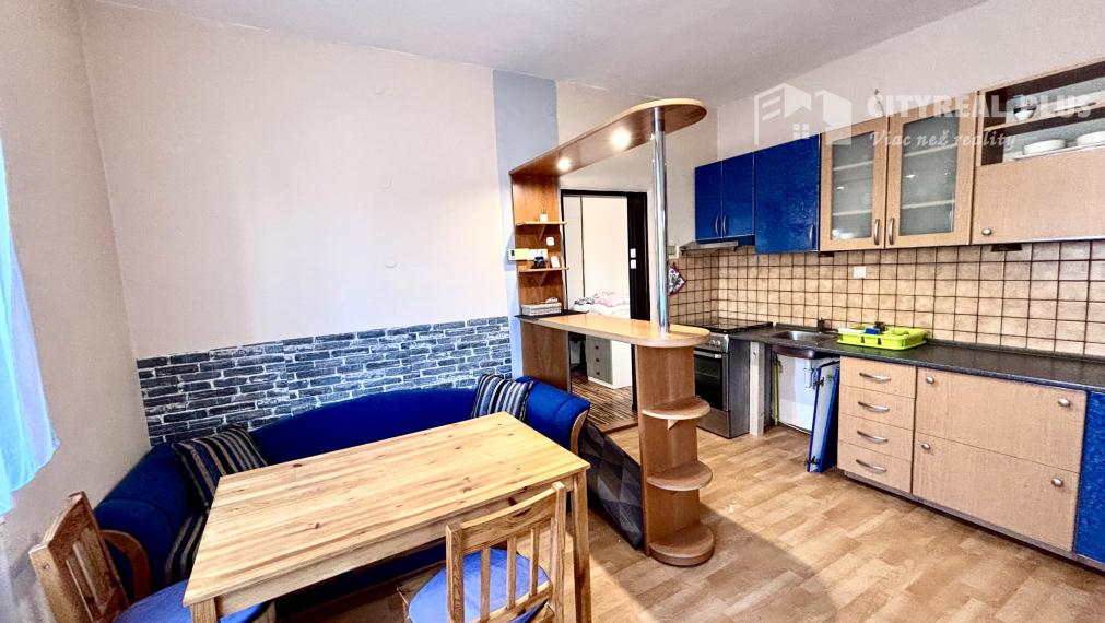 Ponúkame Vám na prenájom 1 izbový byt v rodinnom dome v Nových Zámkoch