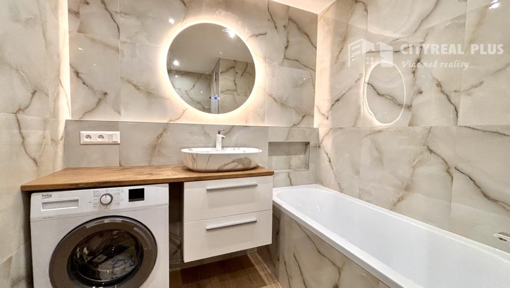 Ponúkame Vám na prenájom veľký 1 izbový byt v Nových Zámkoch