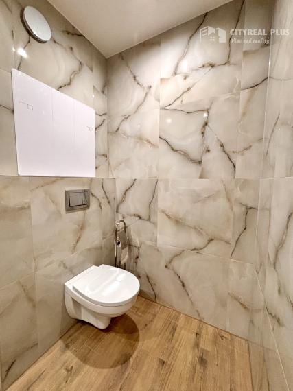 Ponúkame Vám na prenájom veľký 1 izbový byt v Nových Zámkoch