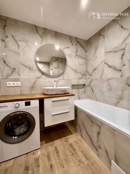 Ponúkame Vám na prenájom veľký 1 izbový byt v Nových Zámkoch