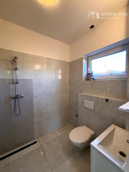 Ponúkame Vám na predaj v novostavbe 3 izbový rodinný dom v meste Nesvady