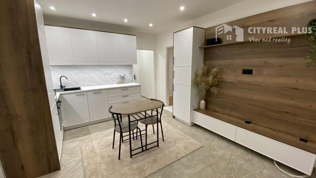 Prenájom luxusný 1-izbový byt balkón Podzámska Nové Zámky