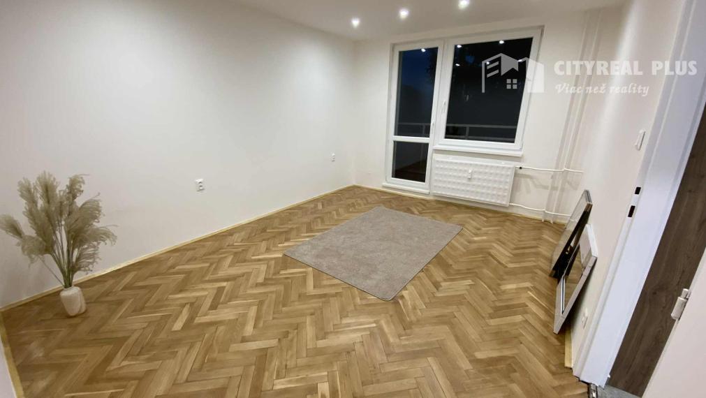 Prenájom luxusný 1-izbový byt balkón Podzámska Nové Zámky