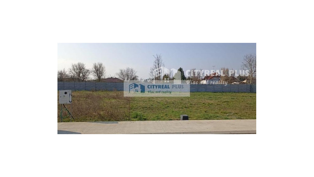 Na predaj slnečný a rovinatý pozemok v obci Dolný Ohaj.