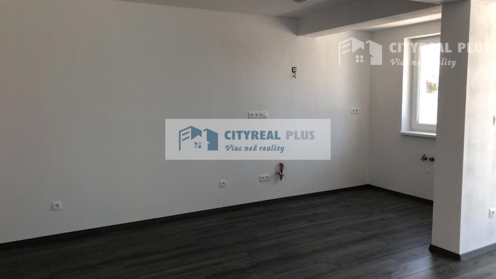 Na prenájom 4-izbová novostavba s garážou Šurany