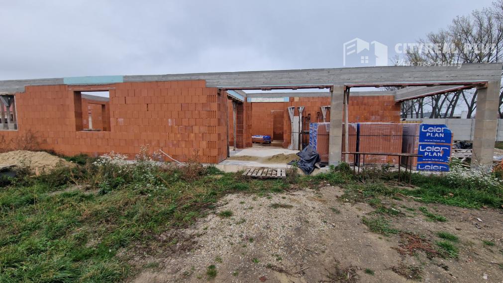 NA predaj 4 izbová NOVOSTAVBA s dvojgarážou HURBANOVO