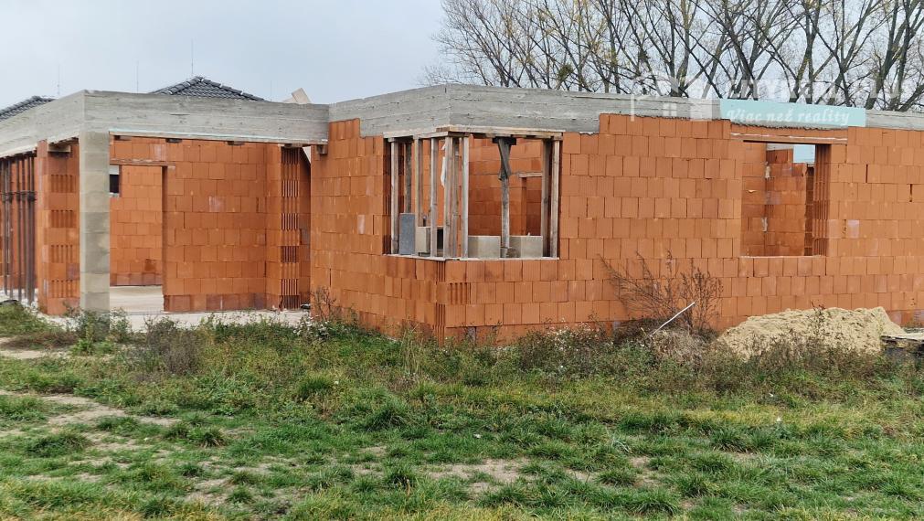 NA predaj 4 izbová NOVOSTAVBA s dvojgarážou HURBANOVO