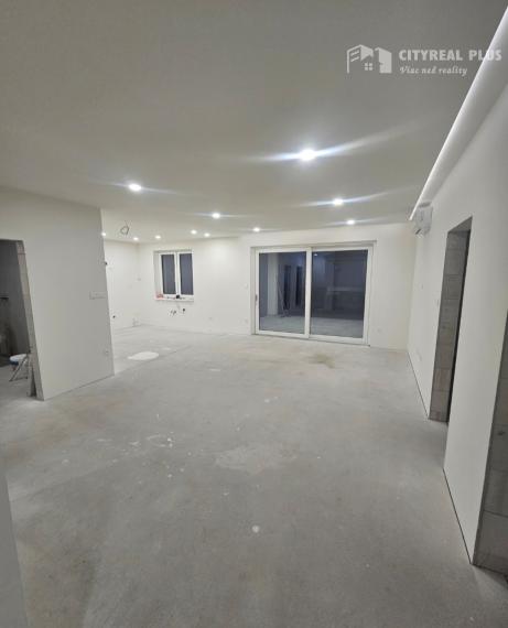 Na predaj 4 izbová moderná novostavba 15 km od Komárna obec VIRT