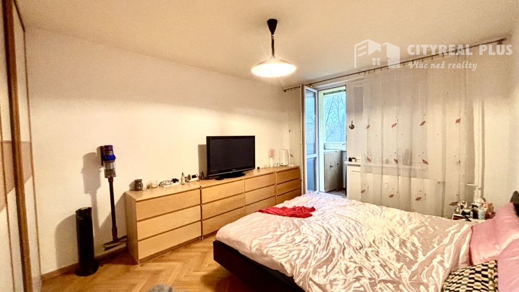 Ponúkame Vám na prenájom 3 izbový byt v meste Nové Zámky