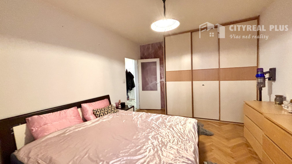 Ponúkame Vám na prenájom 3 izbový byt v meste Nové Zámky