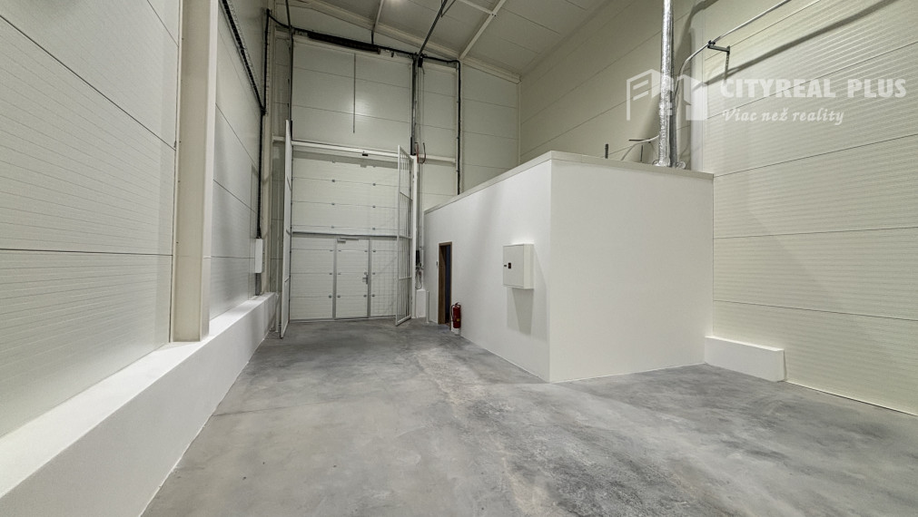 Ponúkame na dlhodobý prenájom  skladový priestor s kanceláriou v meste Štúrovo