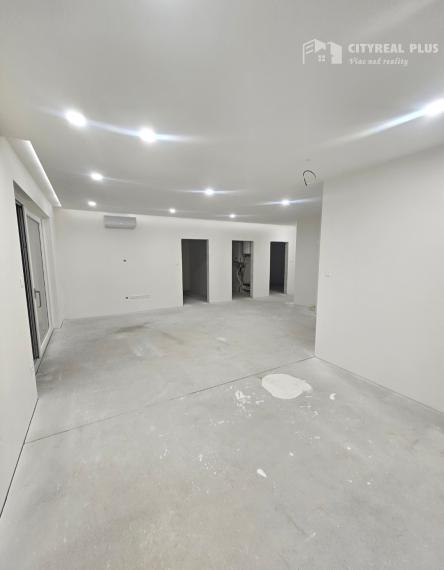 Na predaj 4 izbová moderná novostavba len 15 km od Komárna