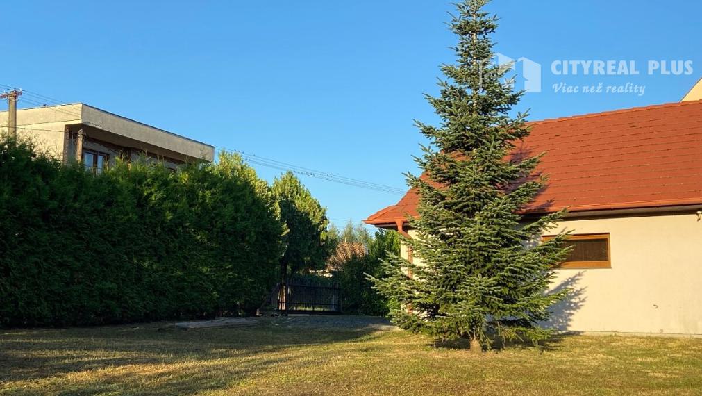 Na predaj stavebný pozemok v obci Radava