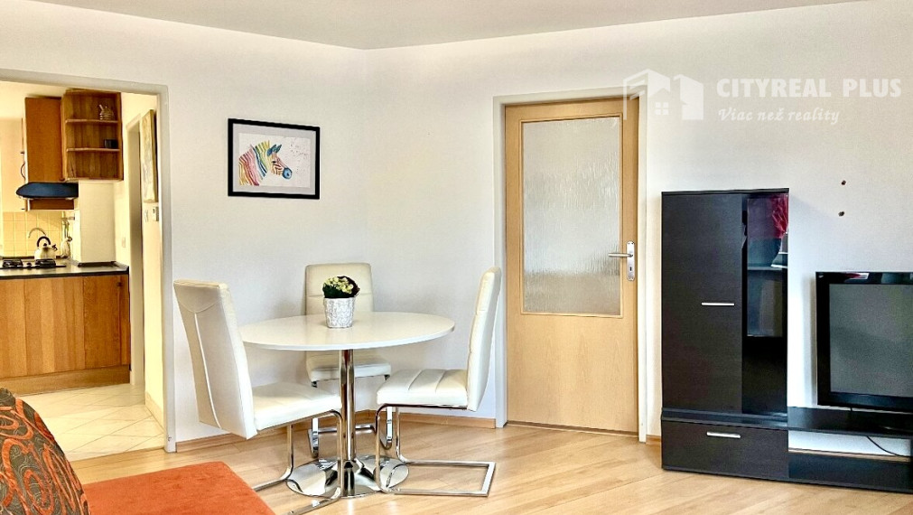 Ponúkame Vám na prenájom 3 izbový byt v centre mesta Nové Zámky