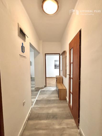 Ponúkame Vám na prenájom 3 izbový byt v Nových Zámkoch