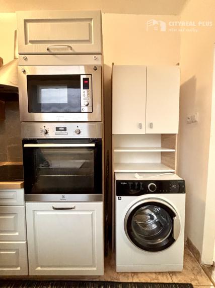 Ponúkame Vám na prenájom 3 izbový byt v Nových Zámkoch