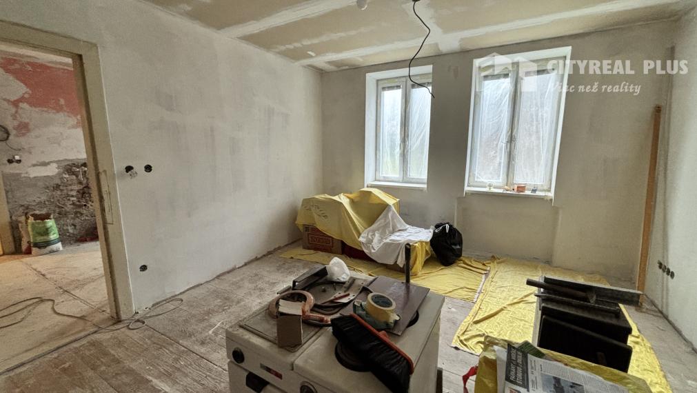 Ponúkame Vám na predaj čiastočne prerobený 1-izbový byt v meste Štúrovo