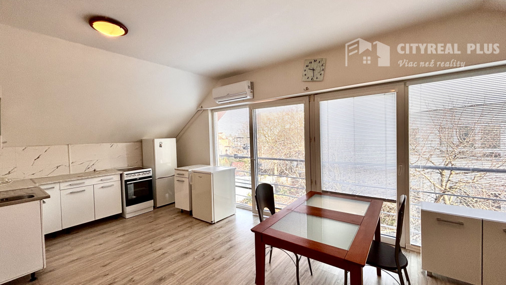 Ponúkame Vám na prenájom 2 izbový byt v meste Nové Zámky