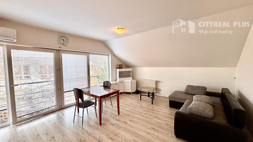 Ponúkame Vám na prenájom 2 izbový byt v meste Nové Zámky