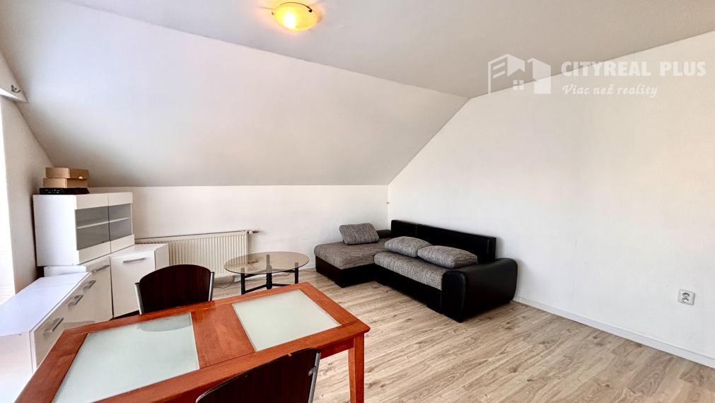 Ponúkame Vám na prenájom 2 izbový byt v meste Nové Zámky