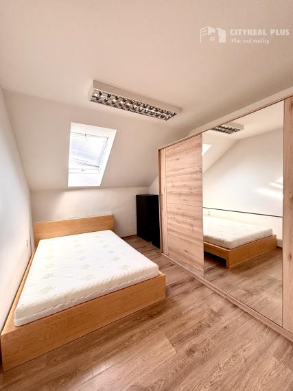 Ponúkame Vám na prenájom 2 izbový byt v meste Nové Zámky