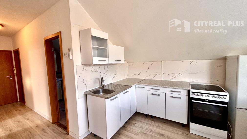 Ponúkame Vám na prenájom 2 izbový byt v meste Nové Zámky